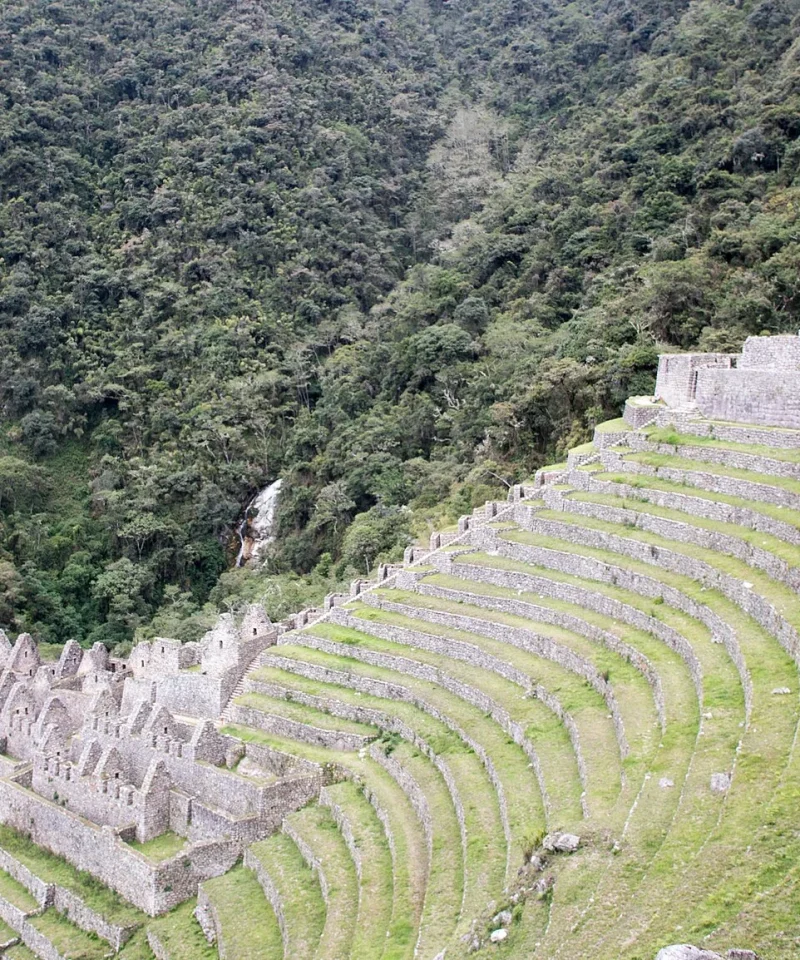 Wiñay Wayna visto desde arriba en el Camino Inca de un día