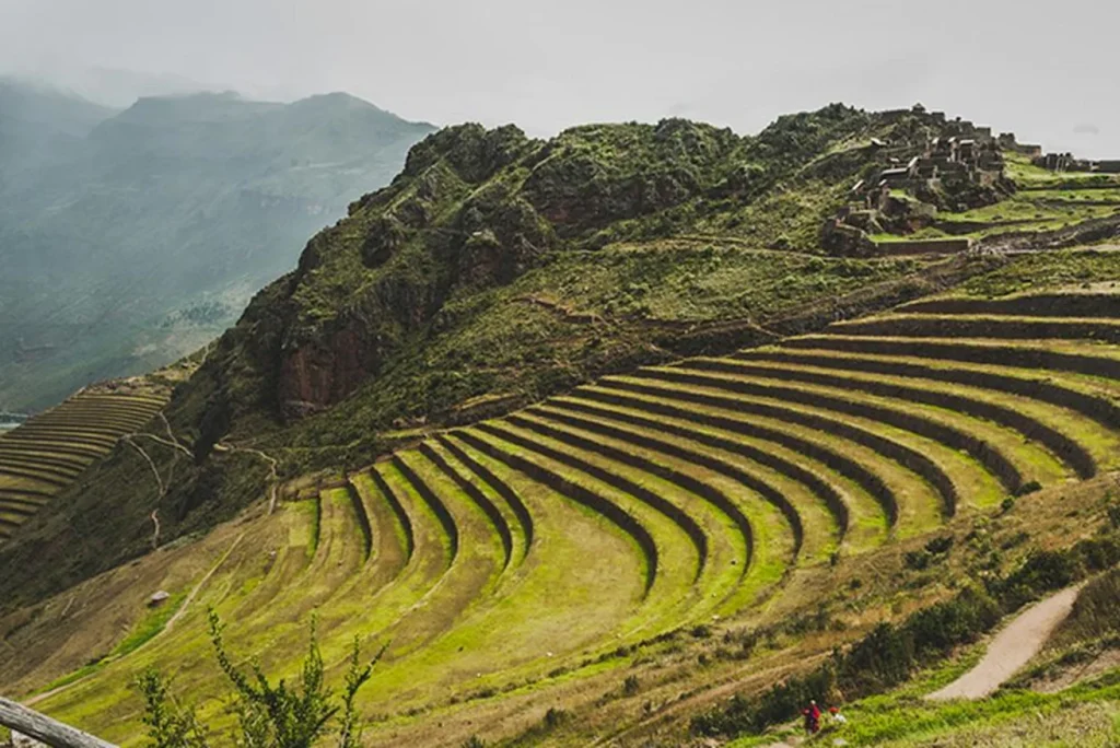 Terrazas de cultivo de Pisac en el Valle Sagrado de los Incas